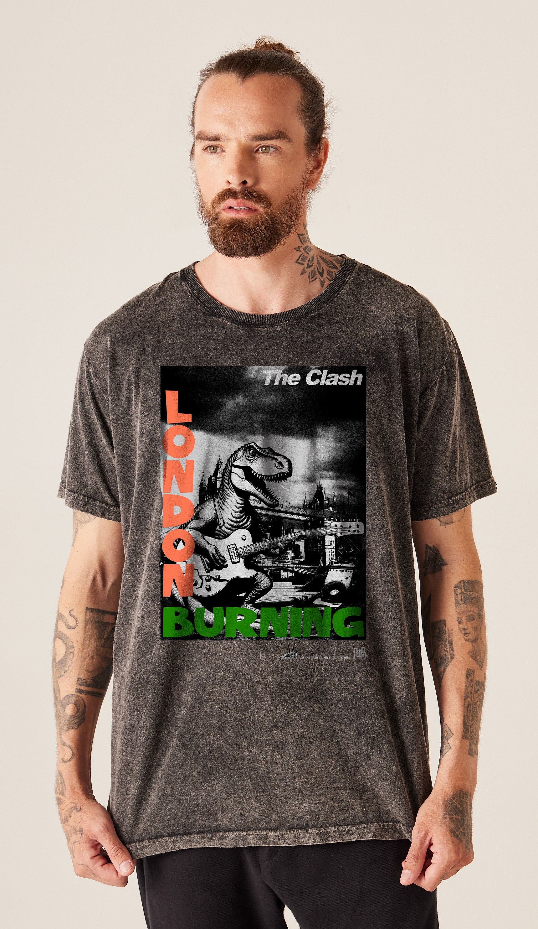 Camiseta Tradicional Masculina ⁠London Burning